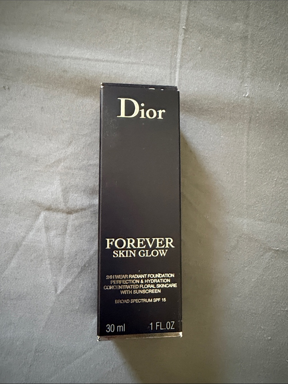 Dior Forever Skin Glow Radiant Foundation - Black & Gold